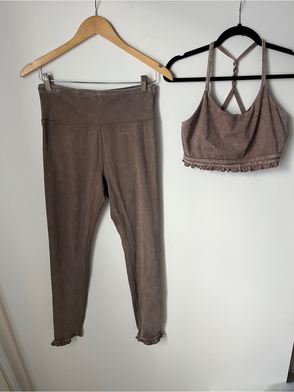 JoyLab Taupe Brown High-Waist Leggings and Bra Top Set with Ruffle Hem M
